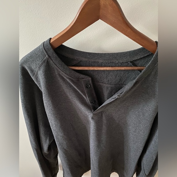 Lululemon Grey Henley (L) - Picture 3 of 4
